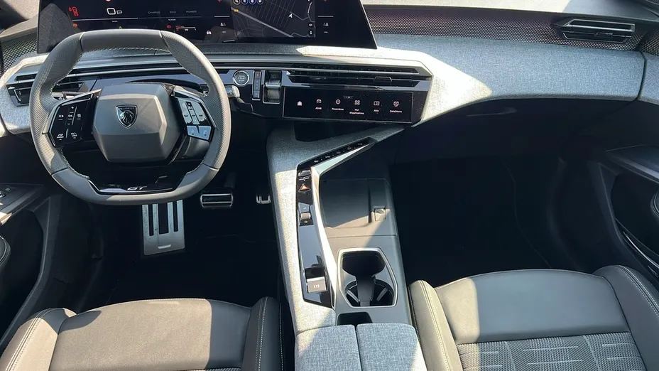 PEUGEOT 5008 -