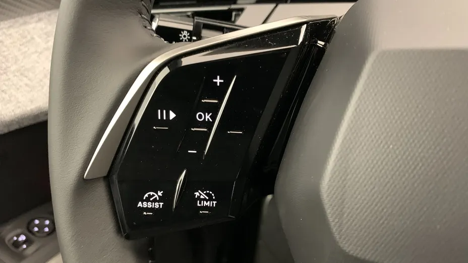 PEUGEOT 5008 -