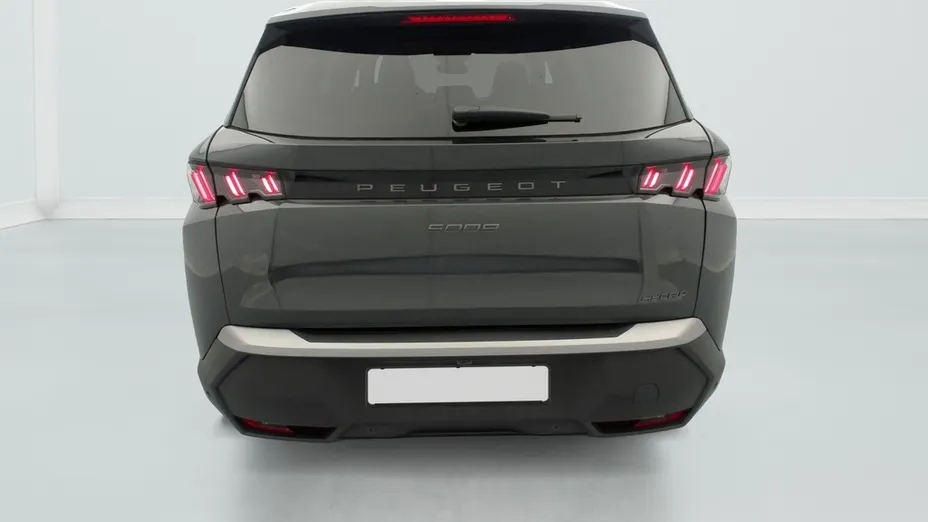 PEUGEOT 5008 -