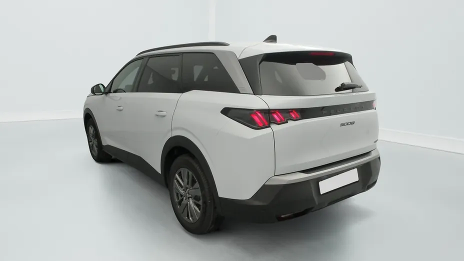 PEUGEOT 5008 -