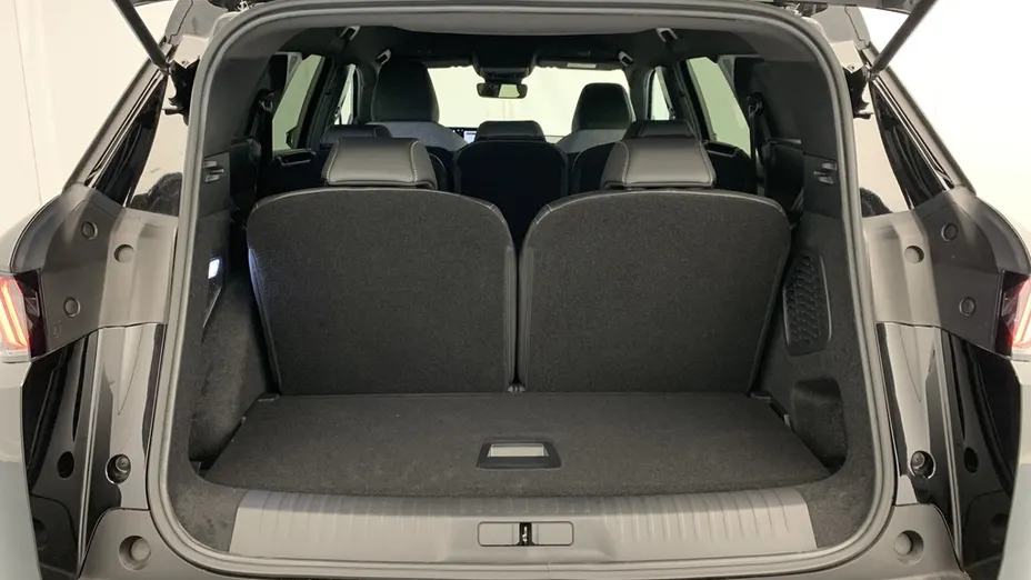 PEUGEOT 5008 -