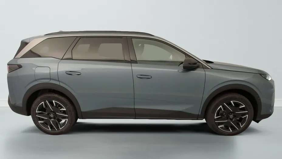 PEUGEOT 5008 -