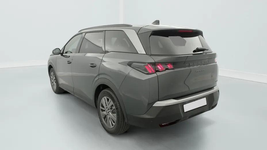 PEUGEOT 5008 -