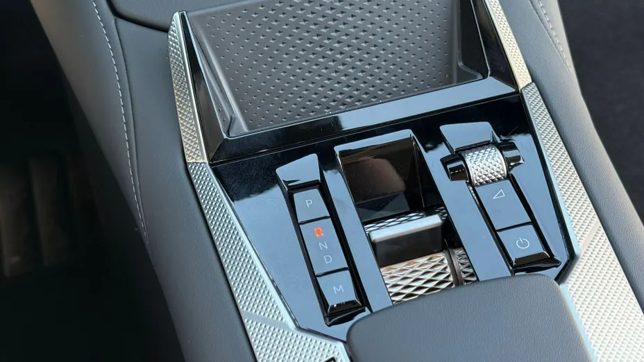 DS N°4 N°4 1.2 mHEV Pallas eDCS6