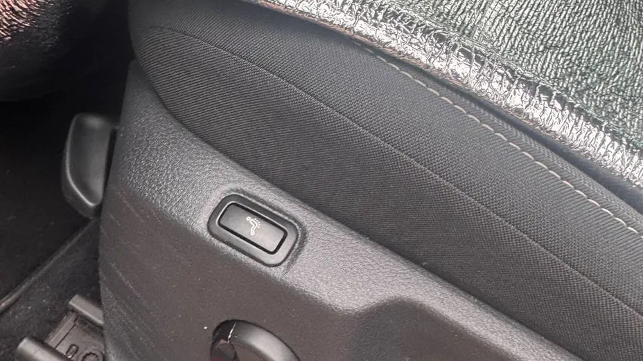 VOLKSWAGEN Golf Sportsvan -