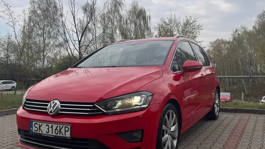 VOLKSWAGEN Golf Sportsvan -