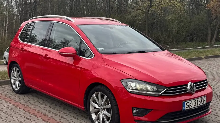 VOLKSWAGEN Golf Sportsvan -