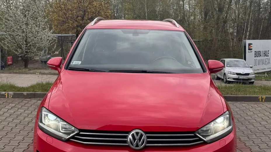 VOLKSWAGEN Golf Sportsvan -