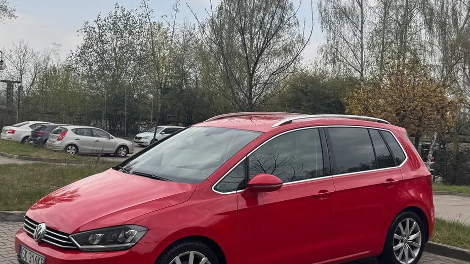 VOLKSWAGEN Golf Sportsvan -