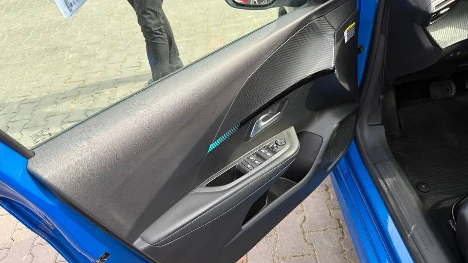 PEUGEOT 208 e-208 Allure Pack