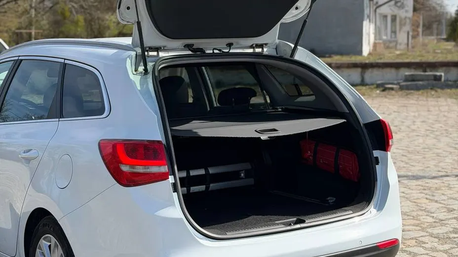 KIA Cee'd Cee'd 1.6 crdi M aut
