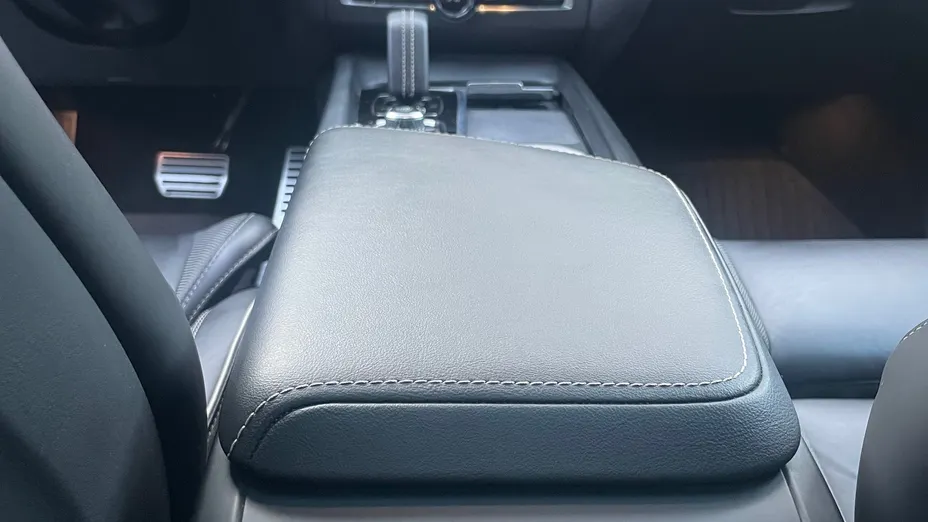 VOLVO XC60 XC60 T8 AWD Plug-In Hybrid R-Design aut