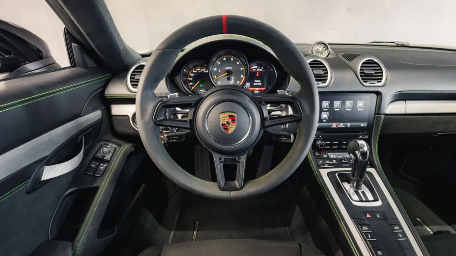 PORSCHE Cayman 718 Cayman GPF GT4 PDK