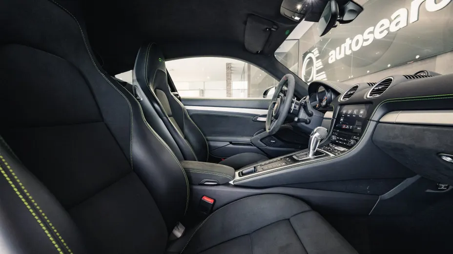 PORSCHE Cayman 718 Cayman GPF GT4 PDK