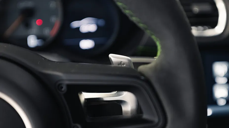 PORSCHE Cayman 718 Cayman GPF GT4 PDK