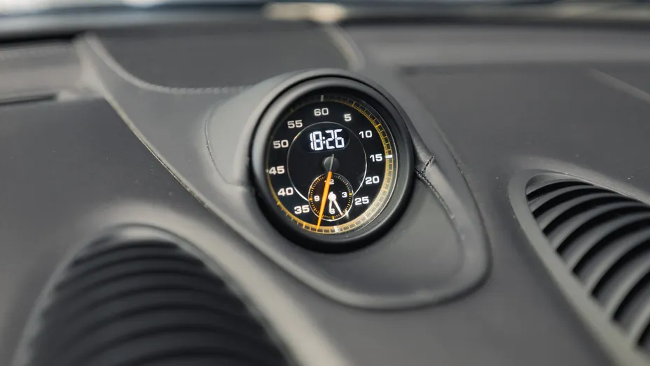 PORSCHE Cayman 718 Cayman GPF GT4 PDK