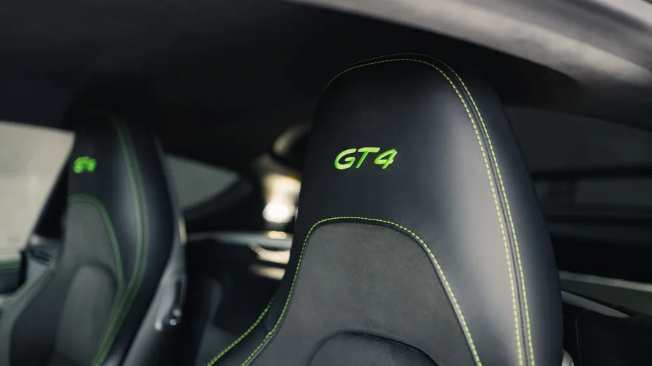 PORSCHE Cayman 718 Cayman GPF GT4 PDK