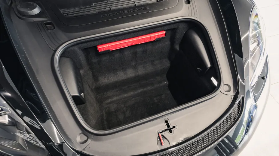 PORSCHE Cayman 718 Cayman GPF GT4 PDK