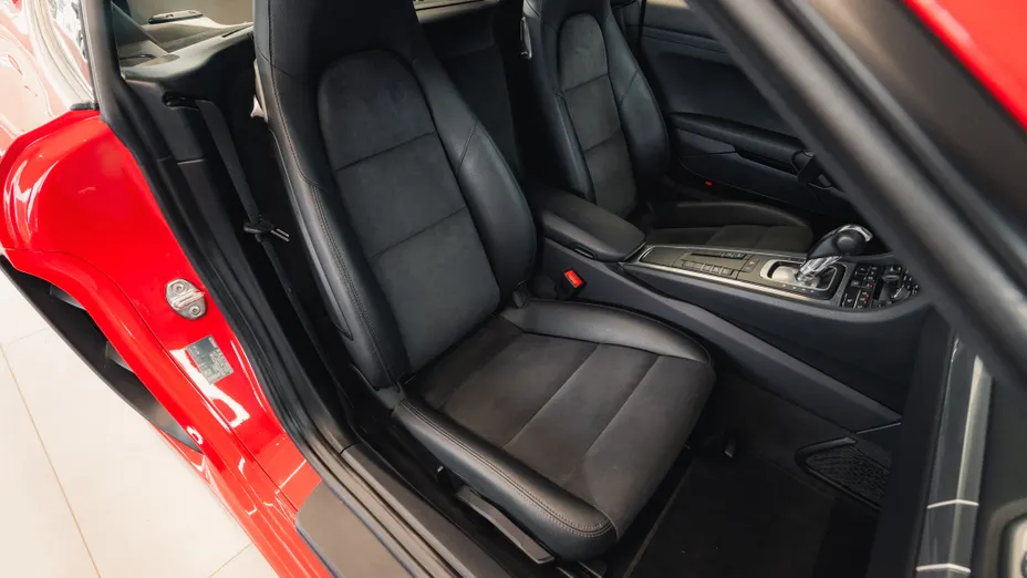 PORSCHE Cayman 718 Cayman GPF PDK