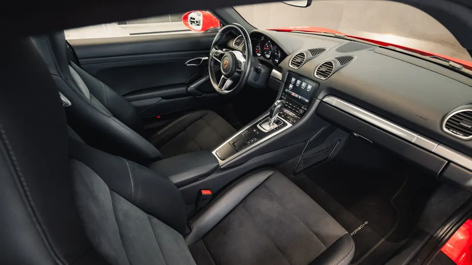 PORSCHE Cayman 718 Cayman GPF PDK