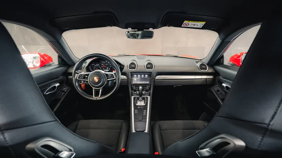PORSCHE Cayman 718 Cayman GPF PDK