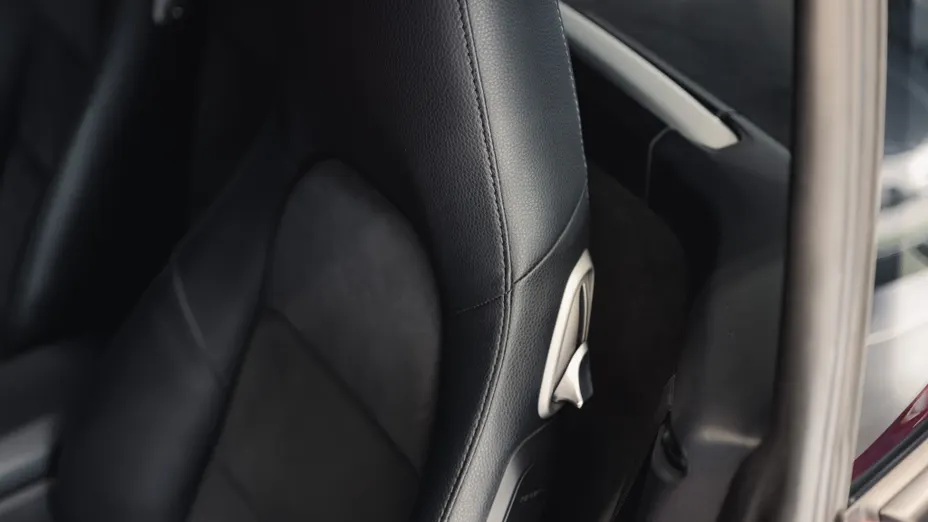 PORSCHE Cayman 718 Cayman GPF PDK