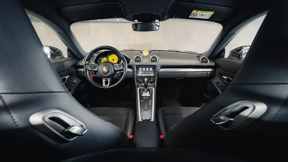 PORSCHE Cayman 718 Cayman GPF PDK