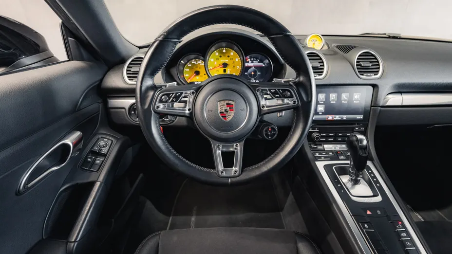 PORSCHE Cayman 718 Cayman GPF PDK