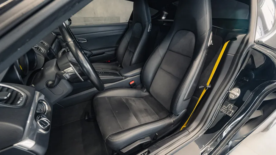 PORSCHE Cayman 718 Cayman GPF PDK