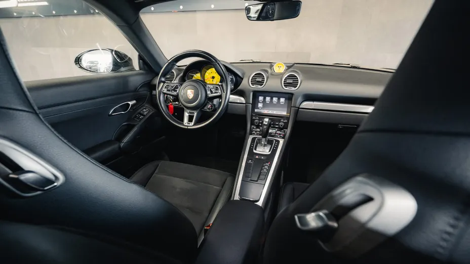 PORSCHE Cayman 718 Cayman GPF PDK