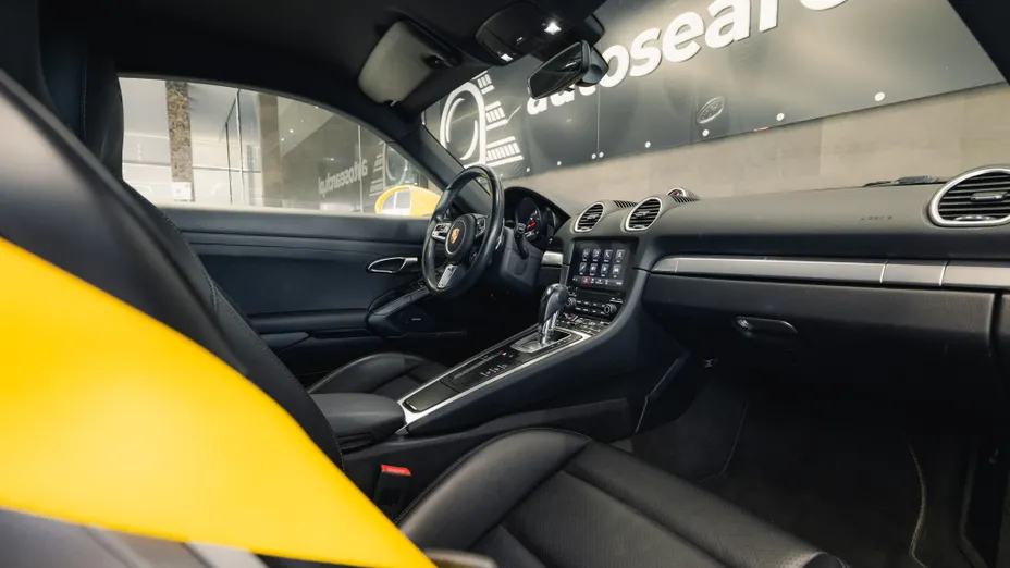 PORSCHE Cayman 718 Cayman GPF PDK