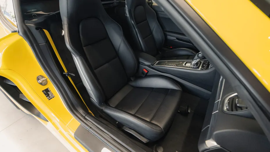 PORSCHE Cayman 718 Cayman GPF PDK