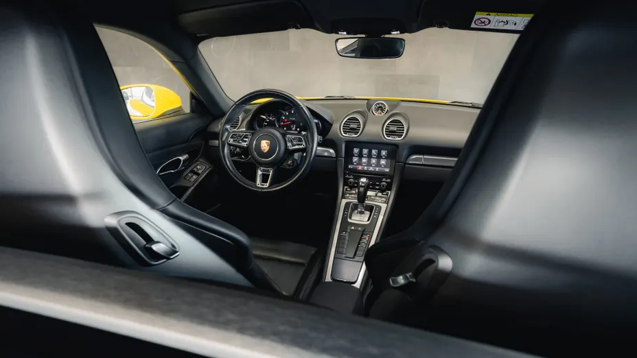 PORSCHE Cayman 718 Cayman GPF PDK