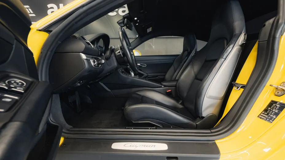 PORSCHE Cayman 718 Cayman GPF PDK