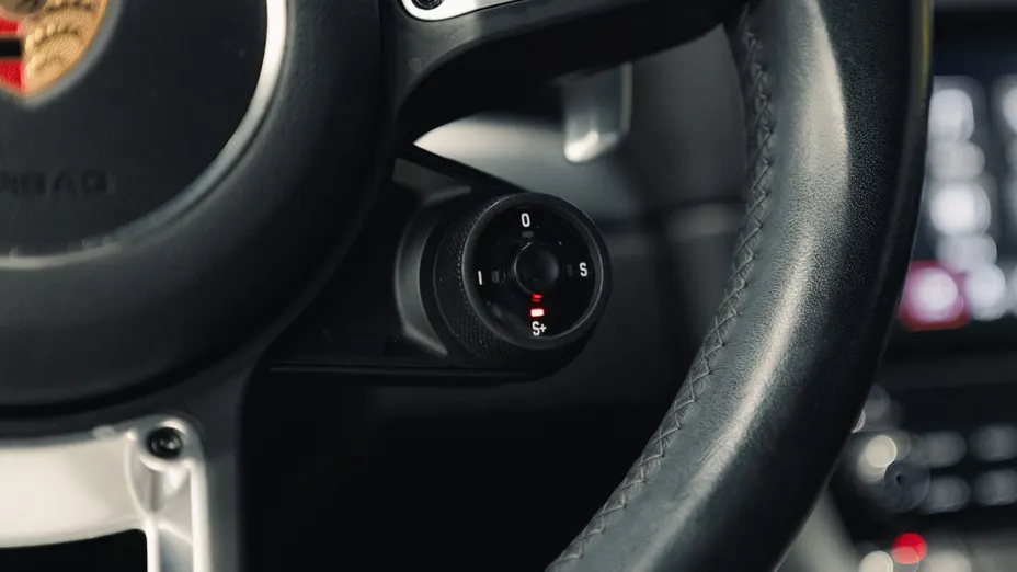 PORSCHE Cayman 718 Cayman GPF PDK