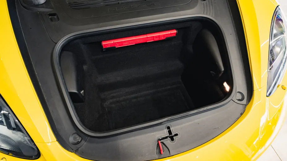 PORSCHE Cayman 718 Cayman GPF PDK