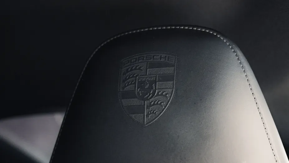 PORSCHE Cayman 718 Cayman GPF PDK