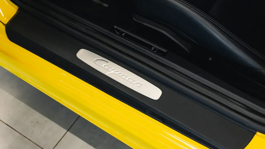 PORSCHE Cayman 718 Cayman GPF PDK