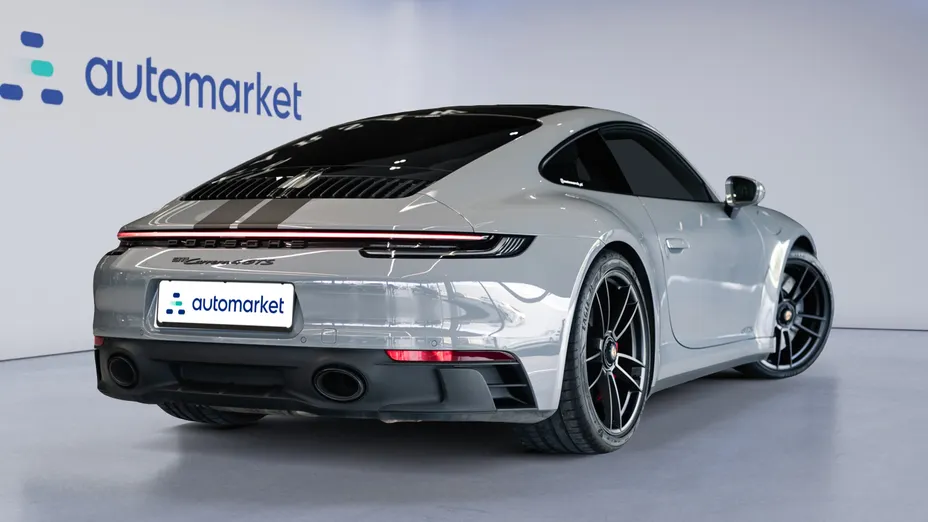 PORSCHE 911 911 Carrera 4 GTS