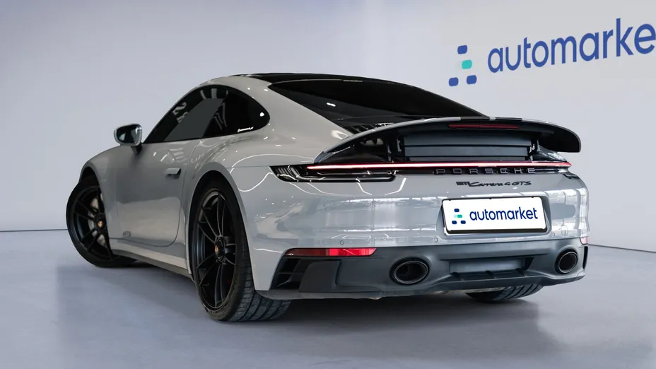 PORSCHE 911 911 Carrera 4 GTS
