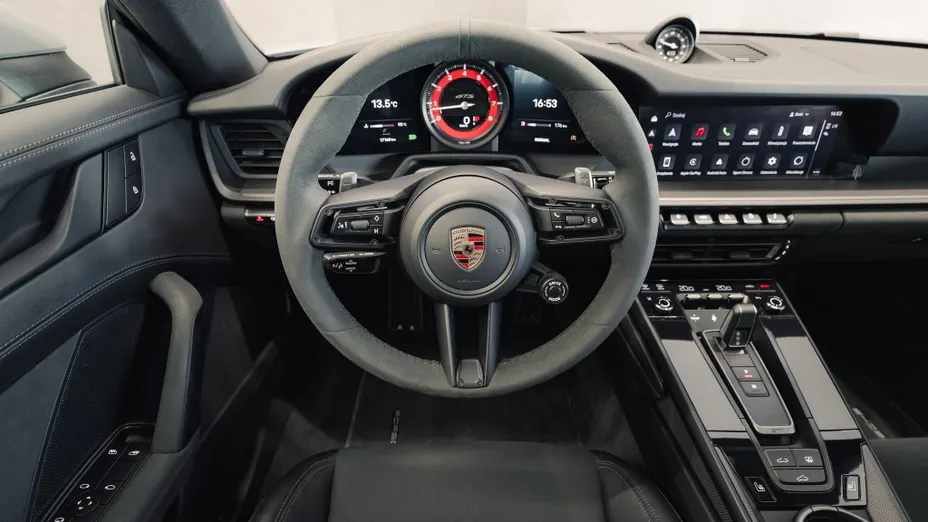 PORSCHE 911 911 Carrera 4 GTS