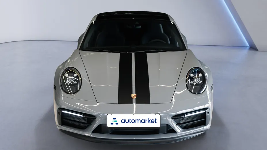 PORSCHE 911 911 Carrera 4 GTS