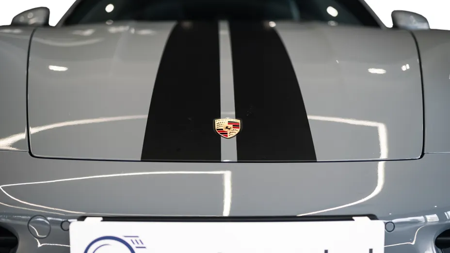 PORSCHE 911 911 Carrera 4 GTS