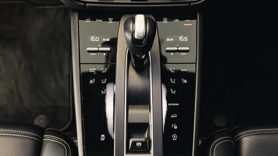 PORSCHE Macan Macan