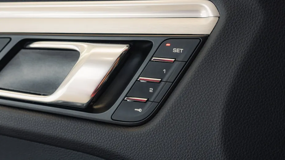 PORSCHE Macan Macan