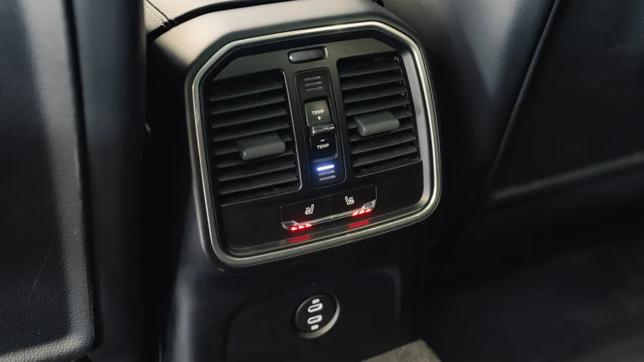 PORSCHE Macan Macan