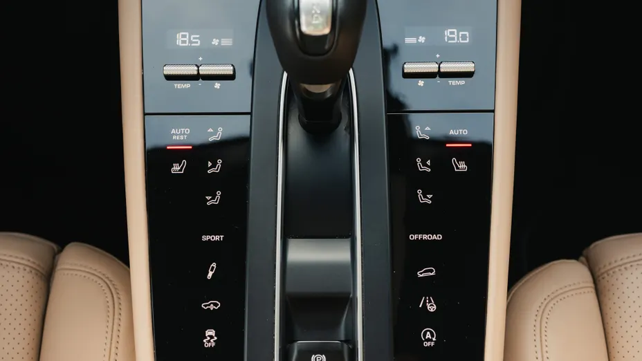 PORSCHE Macan Macan