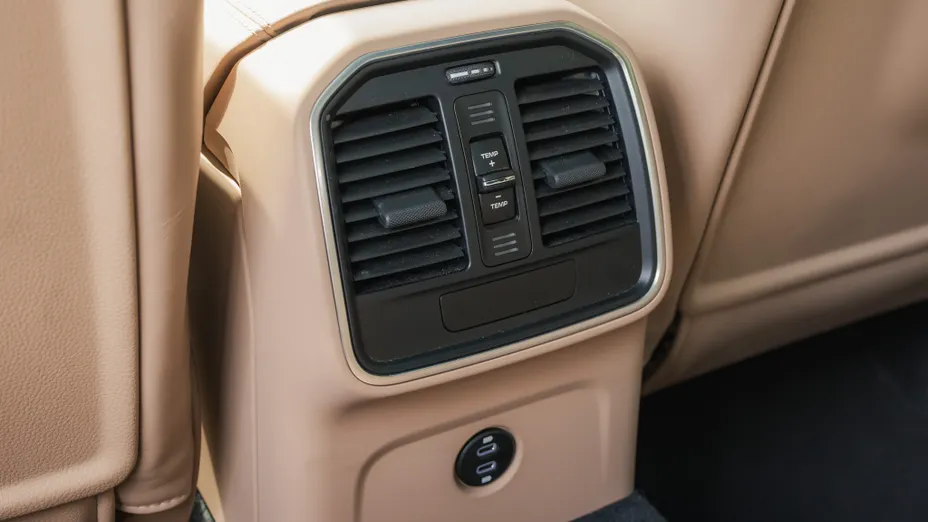 PORSCHE Macan Macan