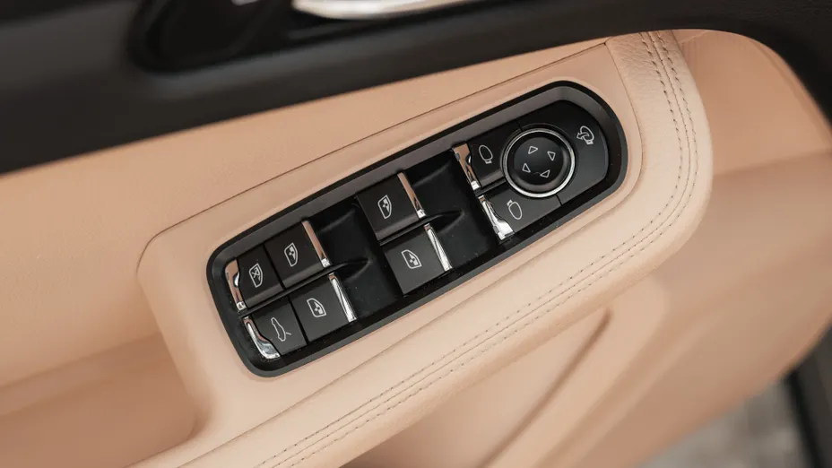 PORSCHE Macan Macan