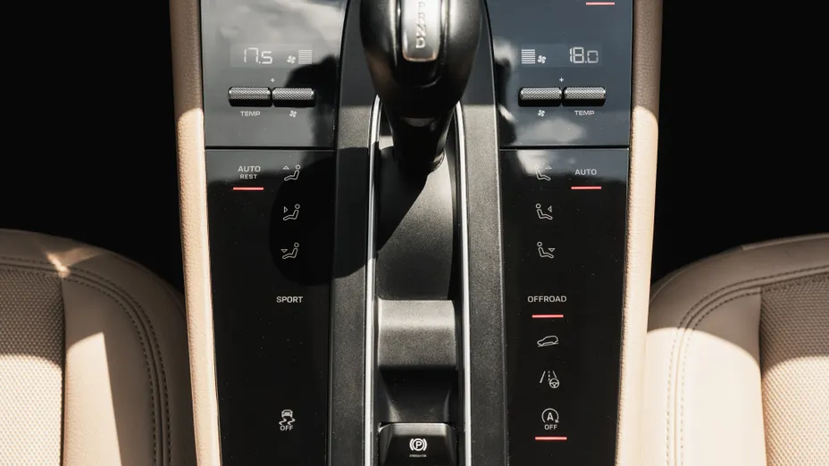 PORSCHE Macan Macan